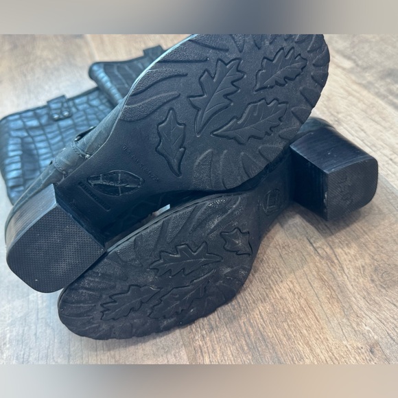 Born Lewis black croc embossed leather double buckle heeled boots - Picture 7 of 15